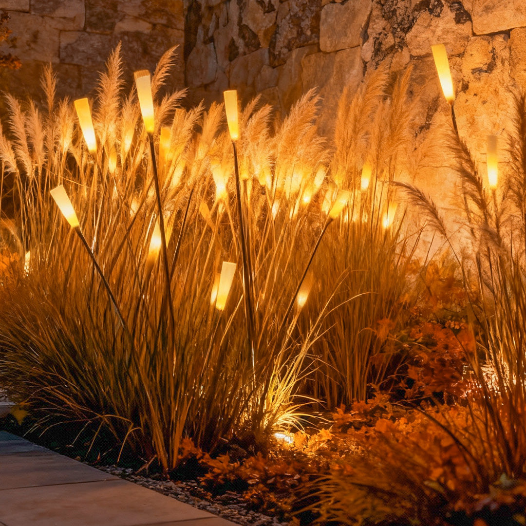 Reed Acrylic Landscape Light – Modern Outdoor Garden Path Lighting