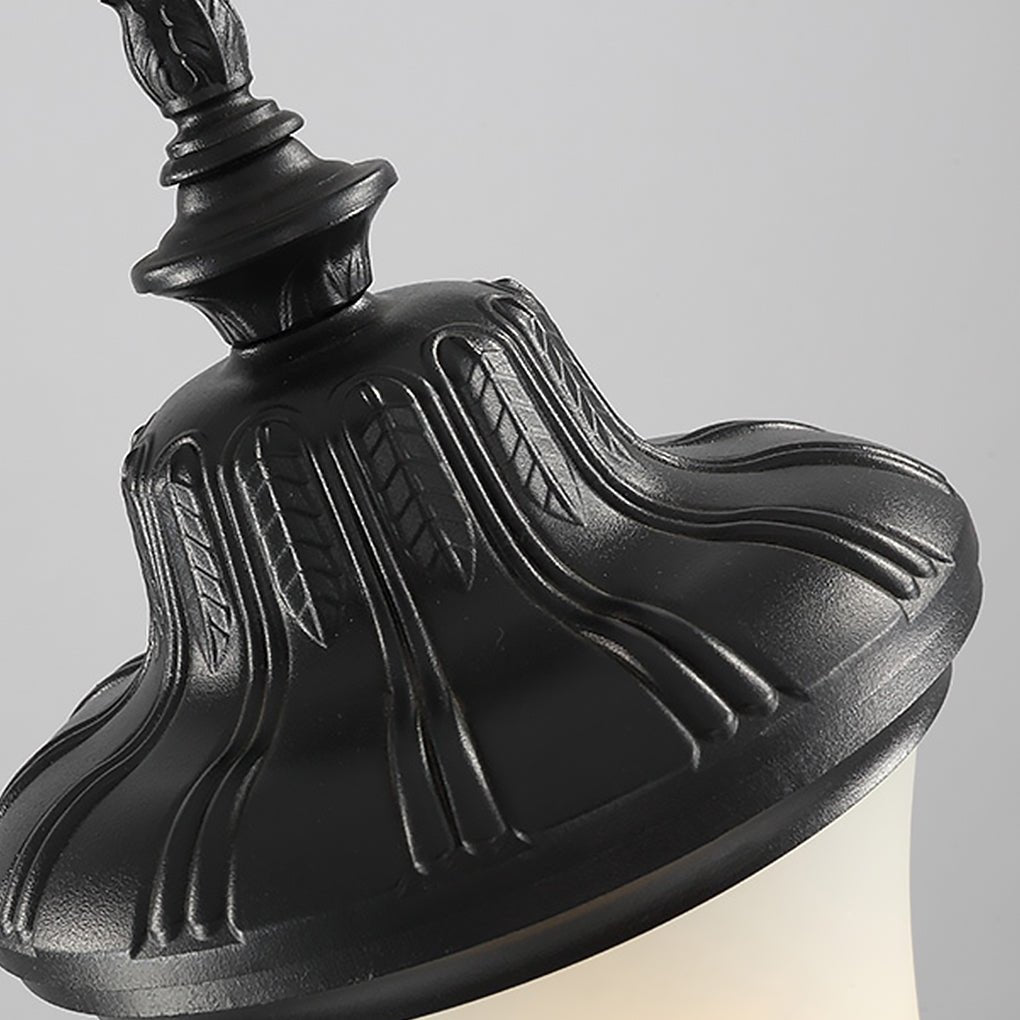 Retro Outdoor Post Light – Vintage High Pole Garden Lamp in Black