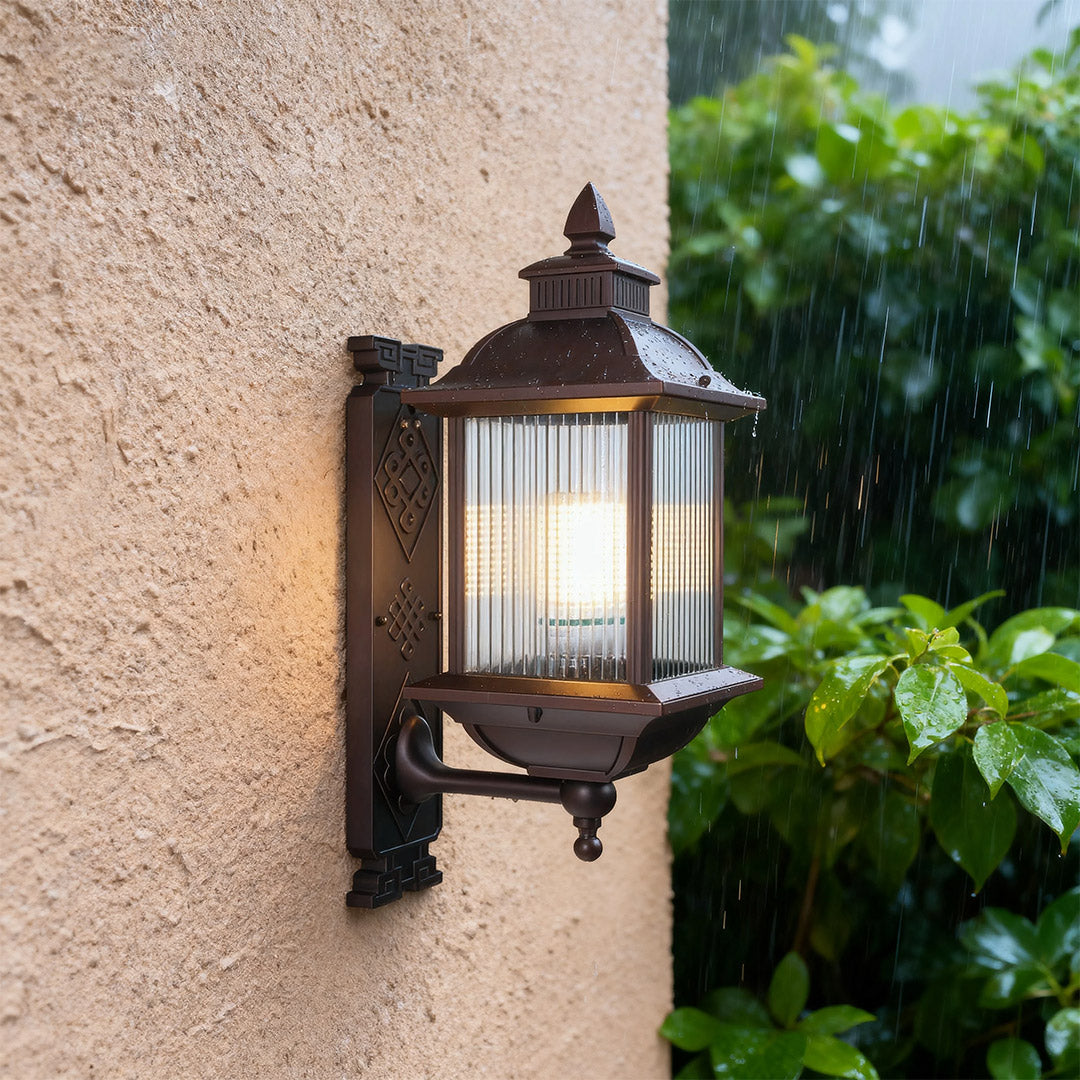 Classic Aluminum Outdoor Wall Lantern with Clear Glass Shade
