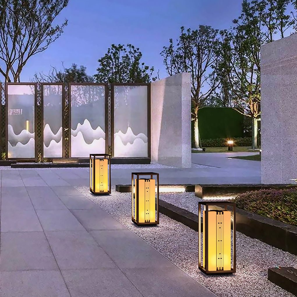 Retro Outdoor Garden Lamp with Refined Line Design