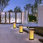 Retro Outdoor Garden Lamp with Refined Line Design