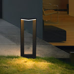 Linear LED Pathway Light – Minimalist Outdoor Landscape Lamp in Black