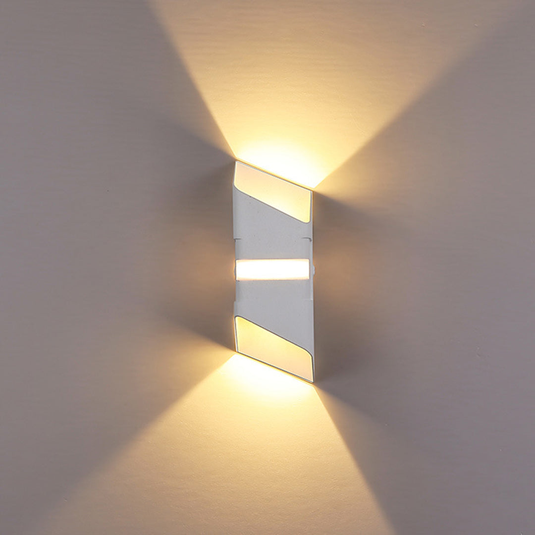 Modern LED Outdoor Wall Sconce with Up and Down Lighting in Aluminum