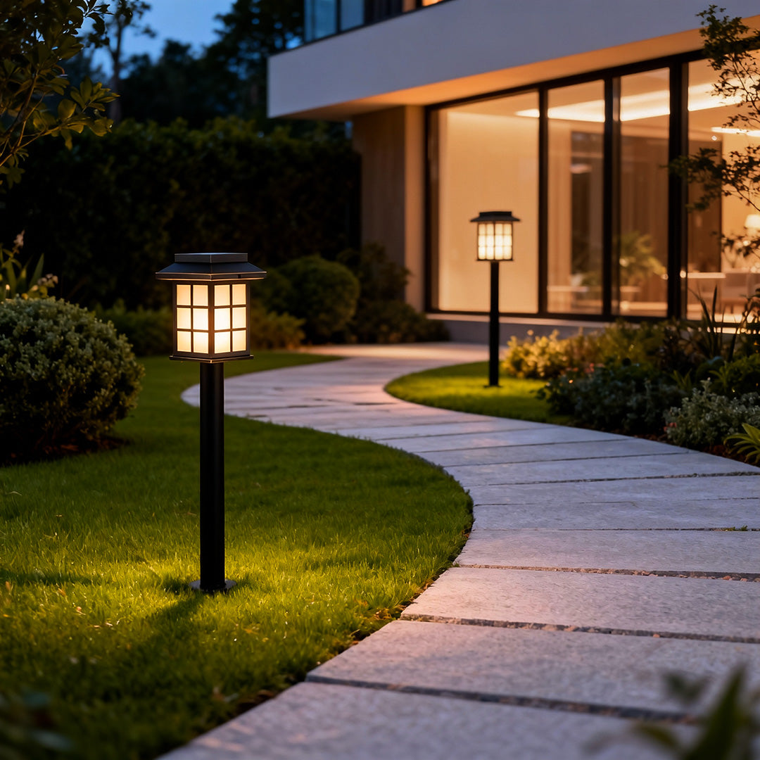 Solar Copper Path Light with Glass Shade for Courtyard Walkways