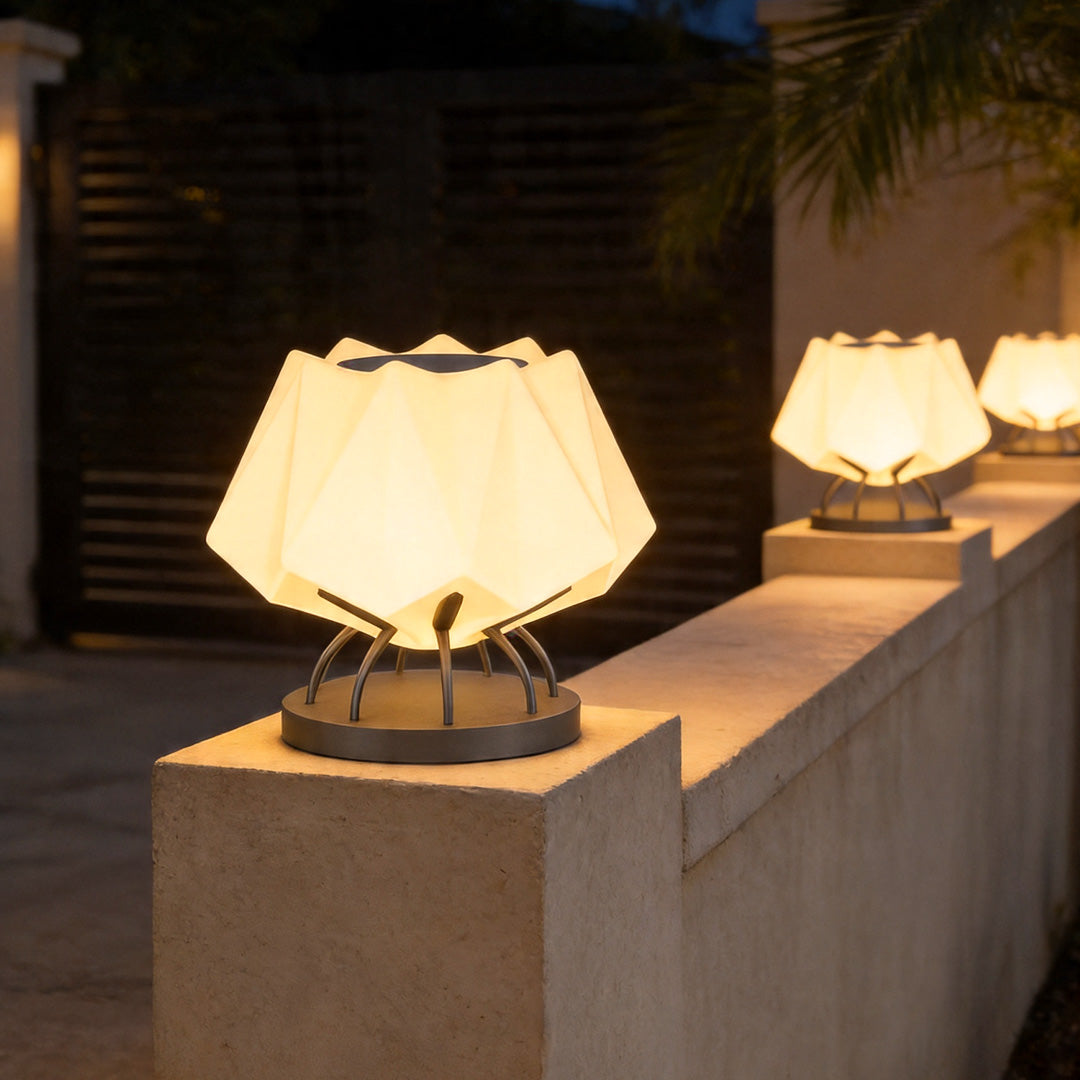 Modern Solar LED Pillar Lights for Outdoor Garden, Waterproof Stainless Steel Post Cap Lighting