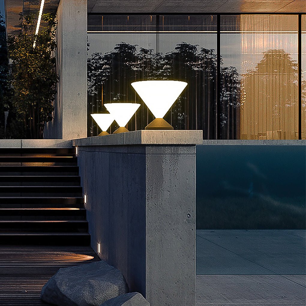 Solar Outdoor Waterproof Post Lights For Courtyard Landscape Decorative Lighting