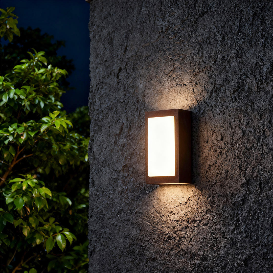 Modern Outdoor Wall Sconce with Integrated LED – Minimalist Black Aluminum Fixture