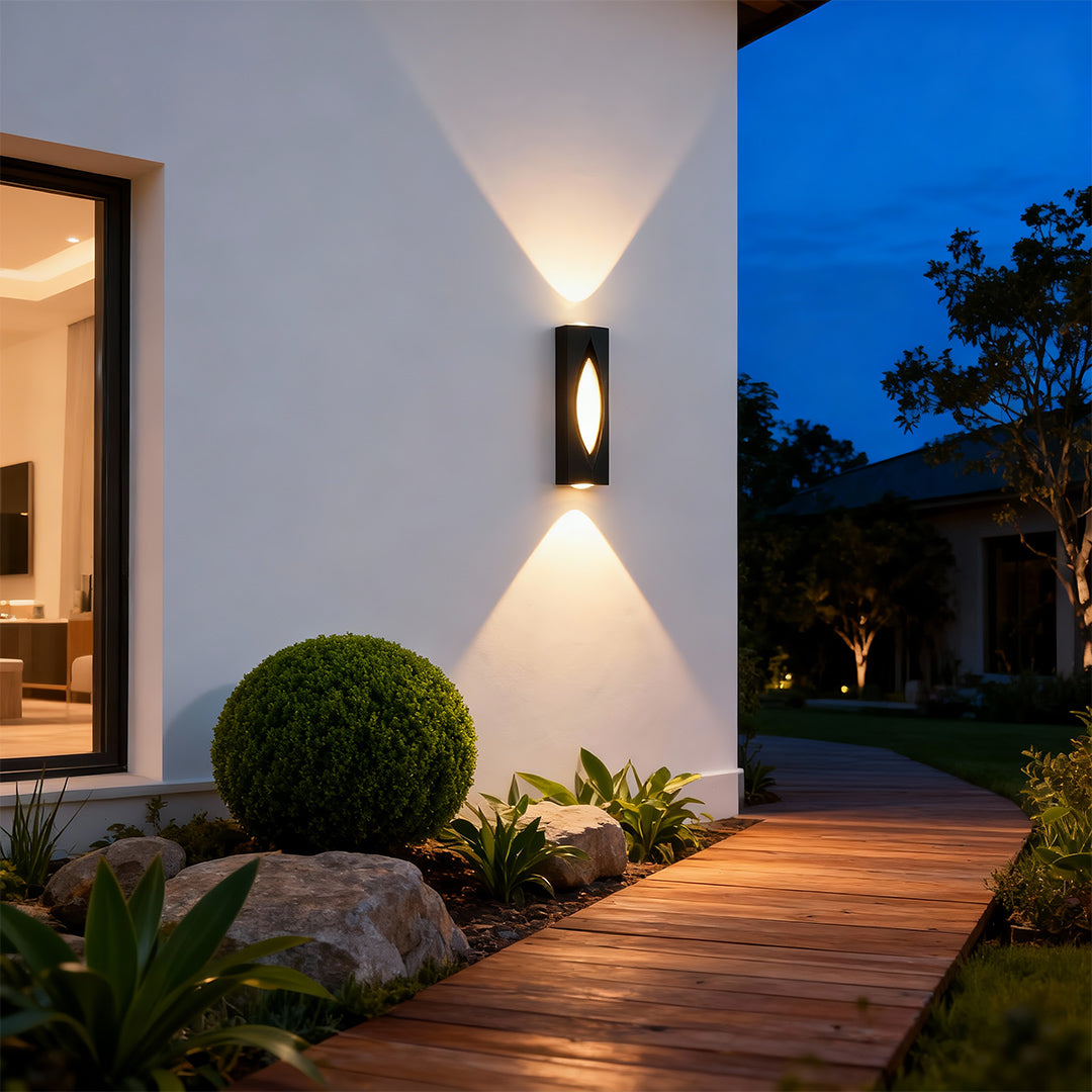 Modern Outdoor Wall Sconce with Integrated LED – Black Aluminum