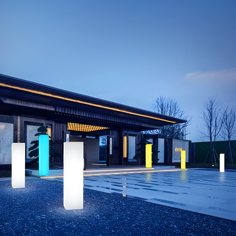 Lumina Square LED Floor Lamp for Modern Outdoor Spaces