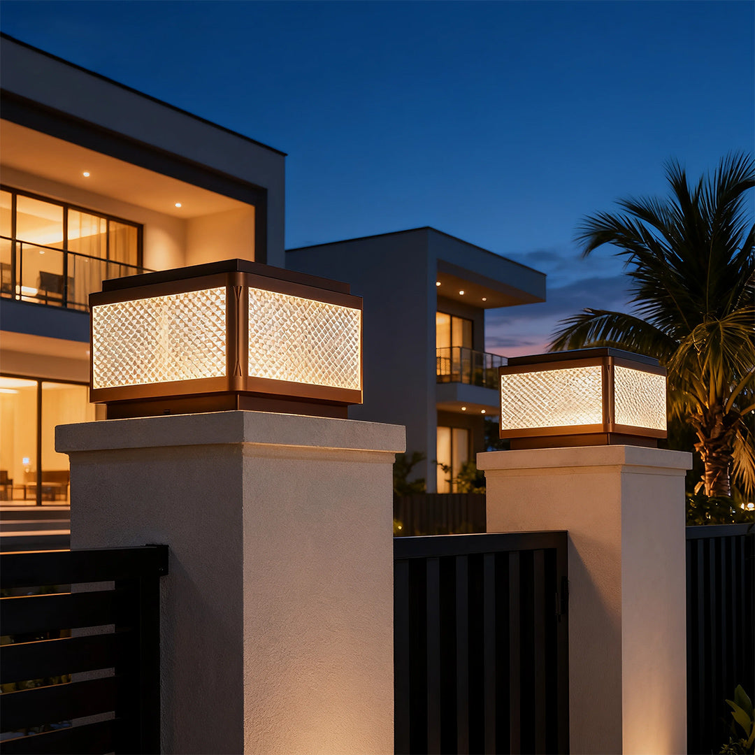 Minimalist Square Outdoor Pillar Light in Black Aluminum with LED Illumination