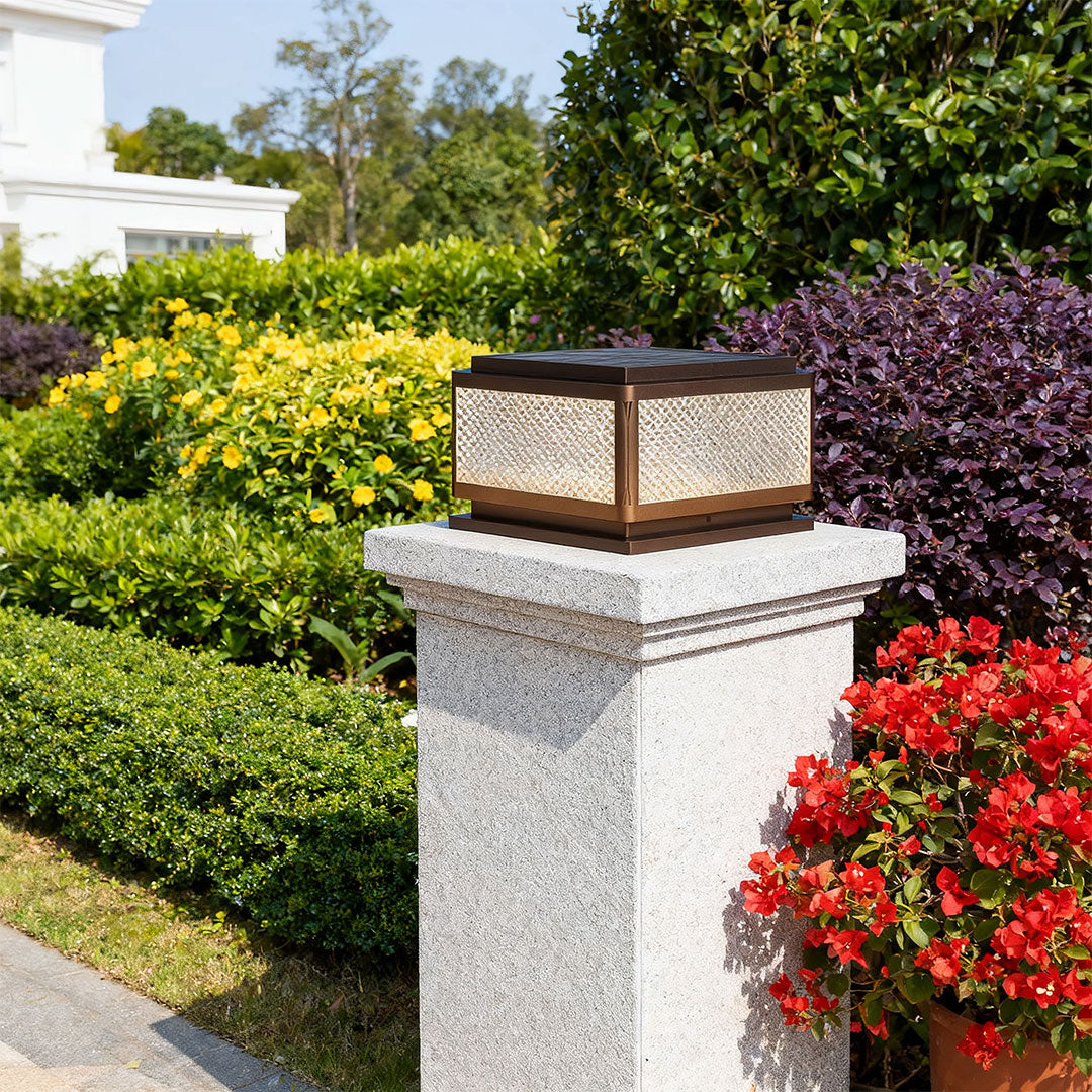 Minimalist Square Outdoor Pillar Light in Black Aluminum with LED Illumination