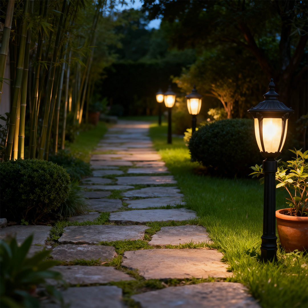 European Style Aluminum Garden Post Light with Clear Glass Shade