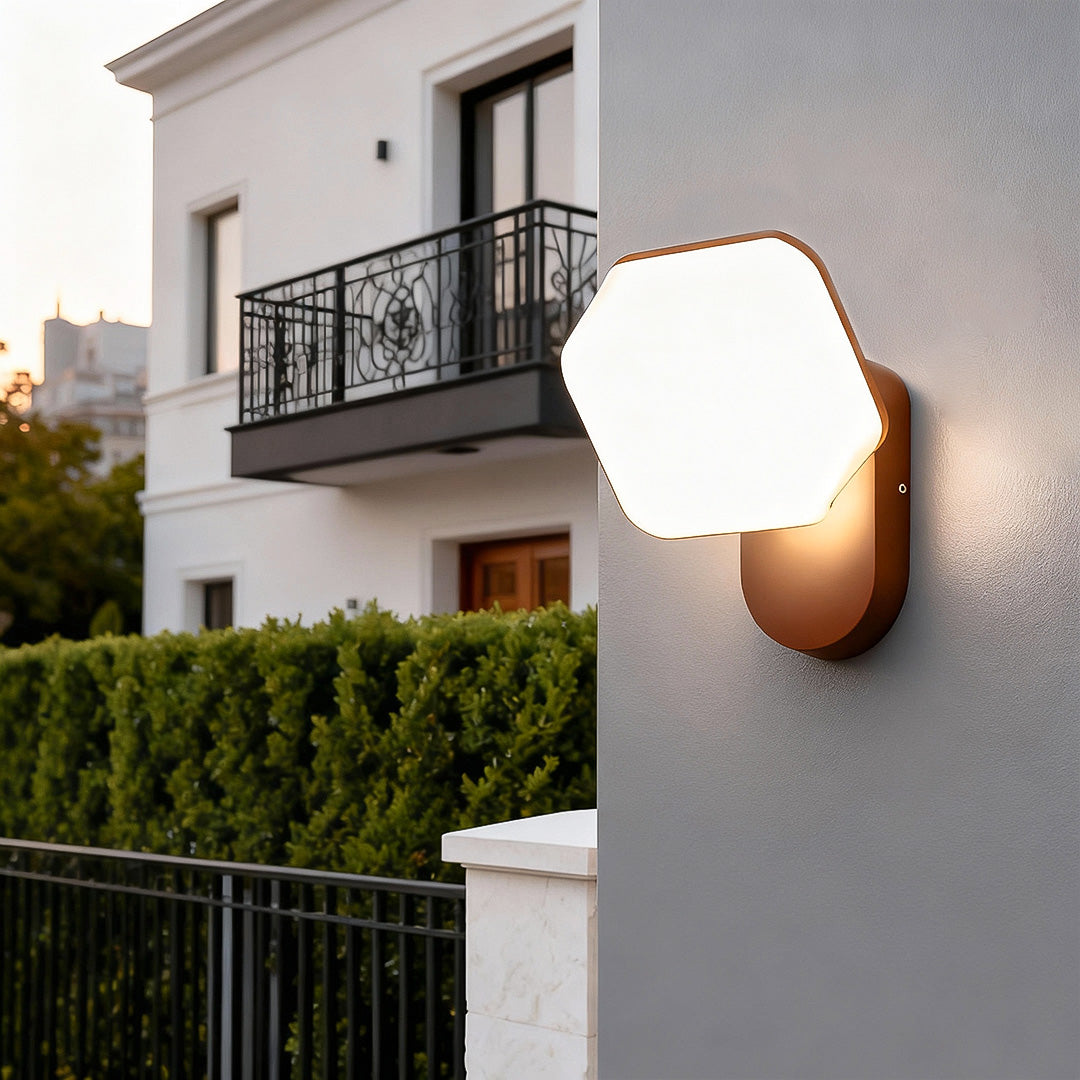 Swing Outdoor Wall Sconce in Black Aluminum with 360° Rotating Head