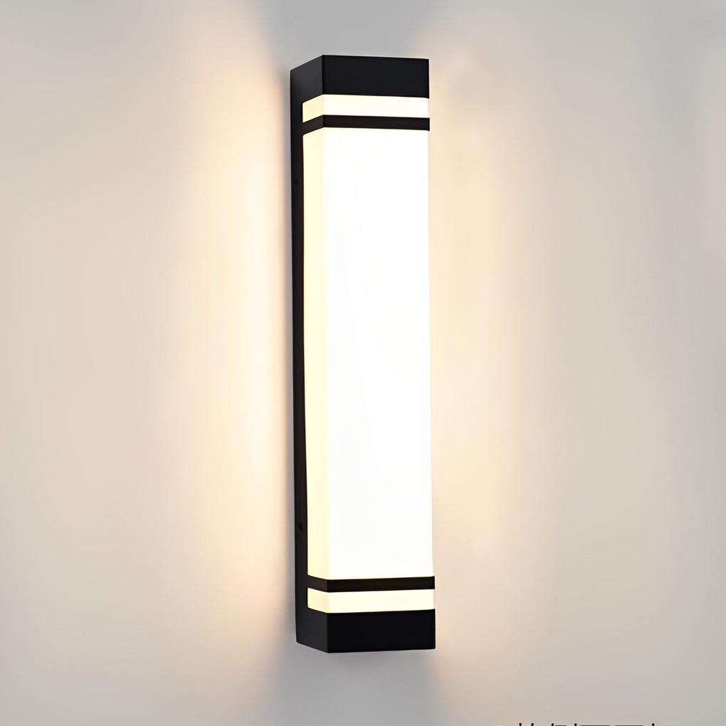 Modern IP65 Waterproof LED Outdoor Wall Sconce in Matte Black