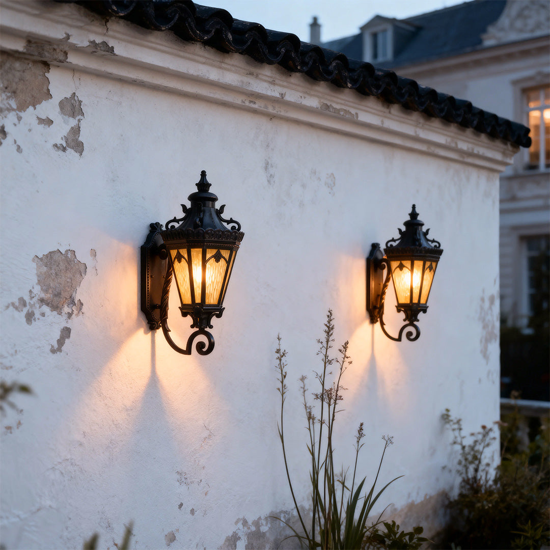 Outdoor Wall Sconce in Black Aluminum with Clear Glass