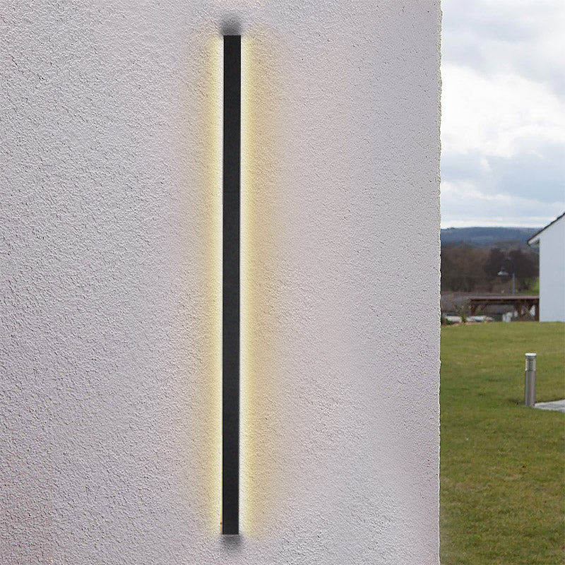 Modern Linear LED Outdoor Wall Light in Black