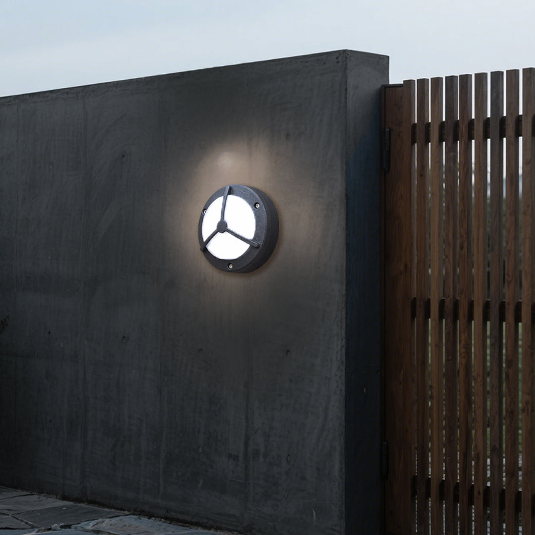 Minimalist Round Outdoor Wall Sconce with Trisection Design, IP65 Waterproof Aluminum LED Light
